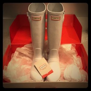 White tall gloss Hunter boots size 5 - brand new